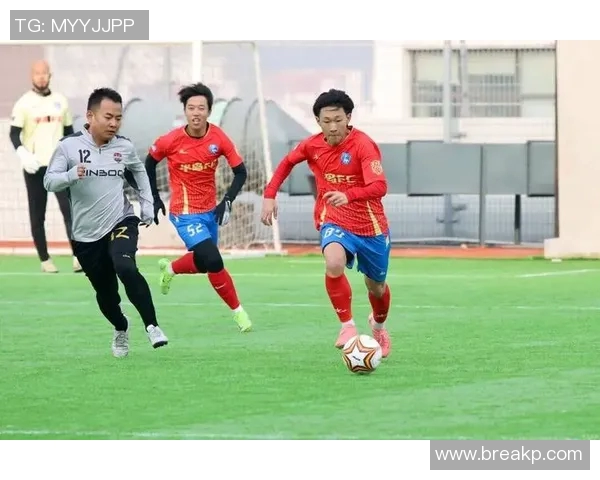 青岛足球明星在跑男中展现激情与团队精神的精彩瞬间